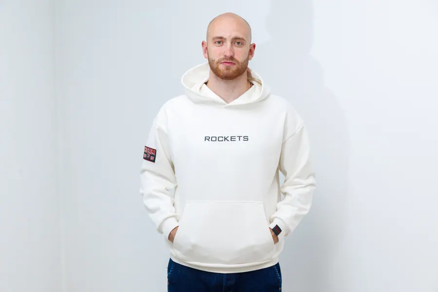 Молочное худи ROCKETS Premium Cotton 500, фронтальный вид в стойке